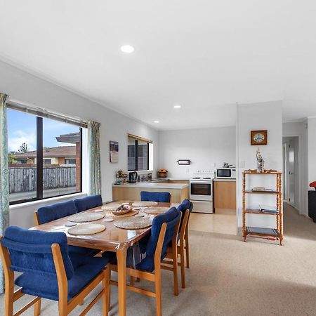 Riviera Casa - Mount Maunganui Holiday Home ภายนอก รูปภาพ