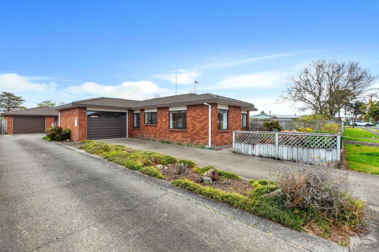 Riviera Casa - Mount Maunganui Holiday Home ภายนอก รูปภาพ